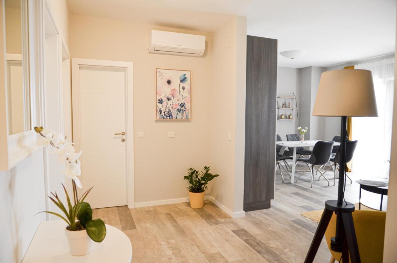 Family Friendly Apartments With A Swimming Pool Povljana, Pag - 244 Buitenkant foto