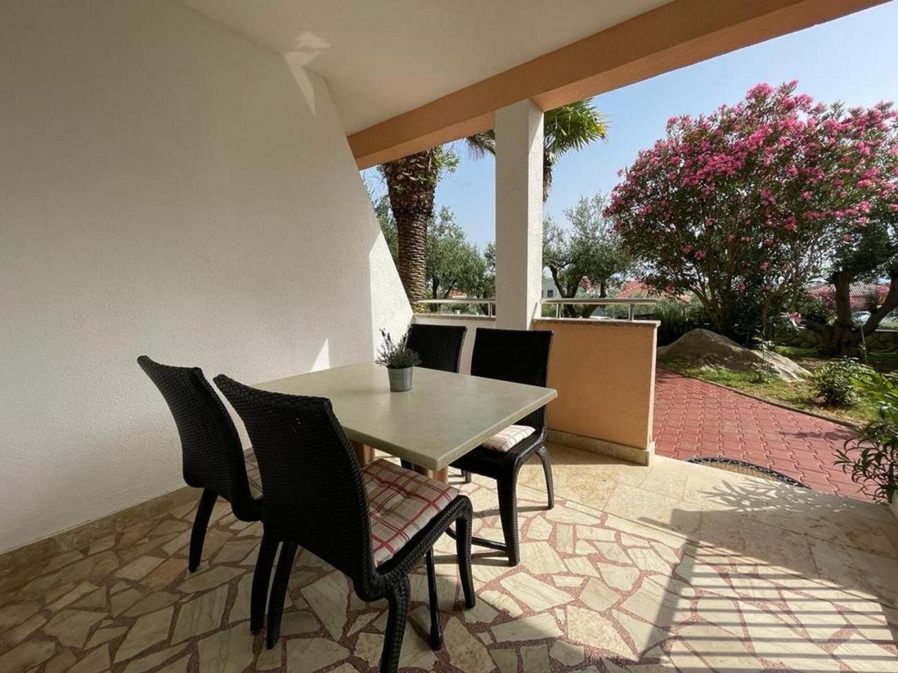 Family Friendly Apartments With A Swimming Pool Povljana, Pag - 244 Buitenkant foto